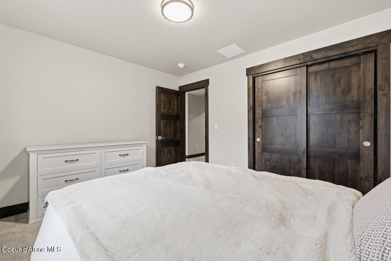 11925 North Rocking R Road Hayden, ID 83835 - Photo 52 of 91 Bedroom