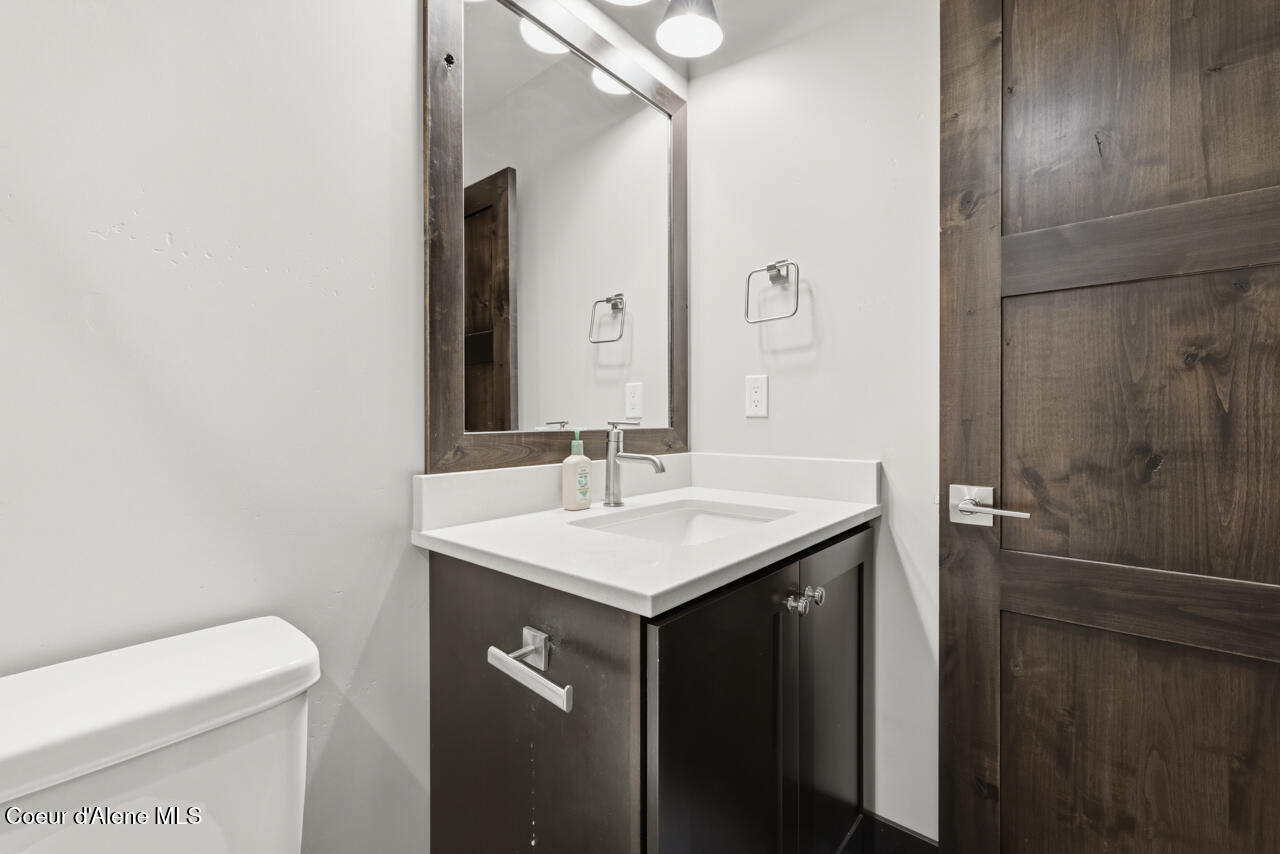 11925 North Rocking R Road Hayden, ID 83835 - Photo 62 of 91 Bathroom