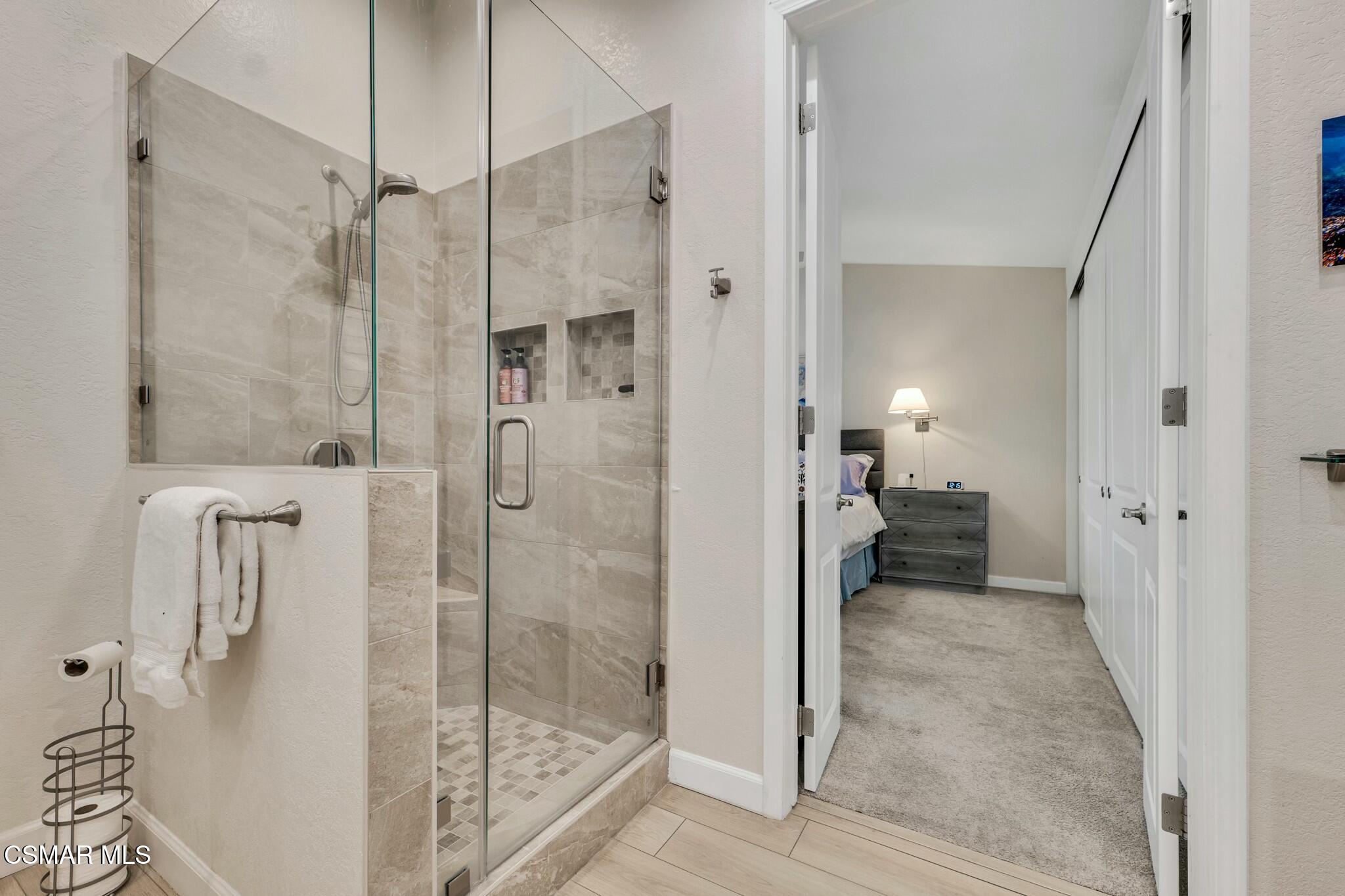 733 Congressional Road Simi Valley, CA 93065 - Photo 17 of 37 Primary shower