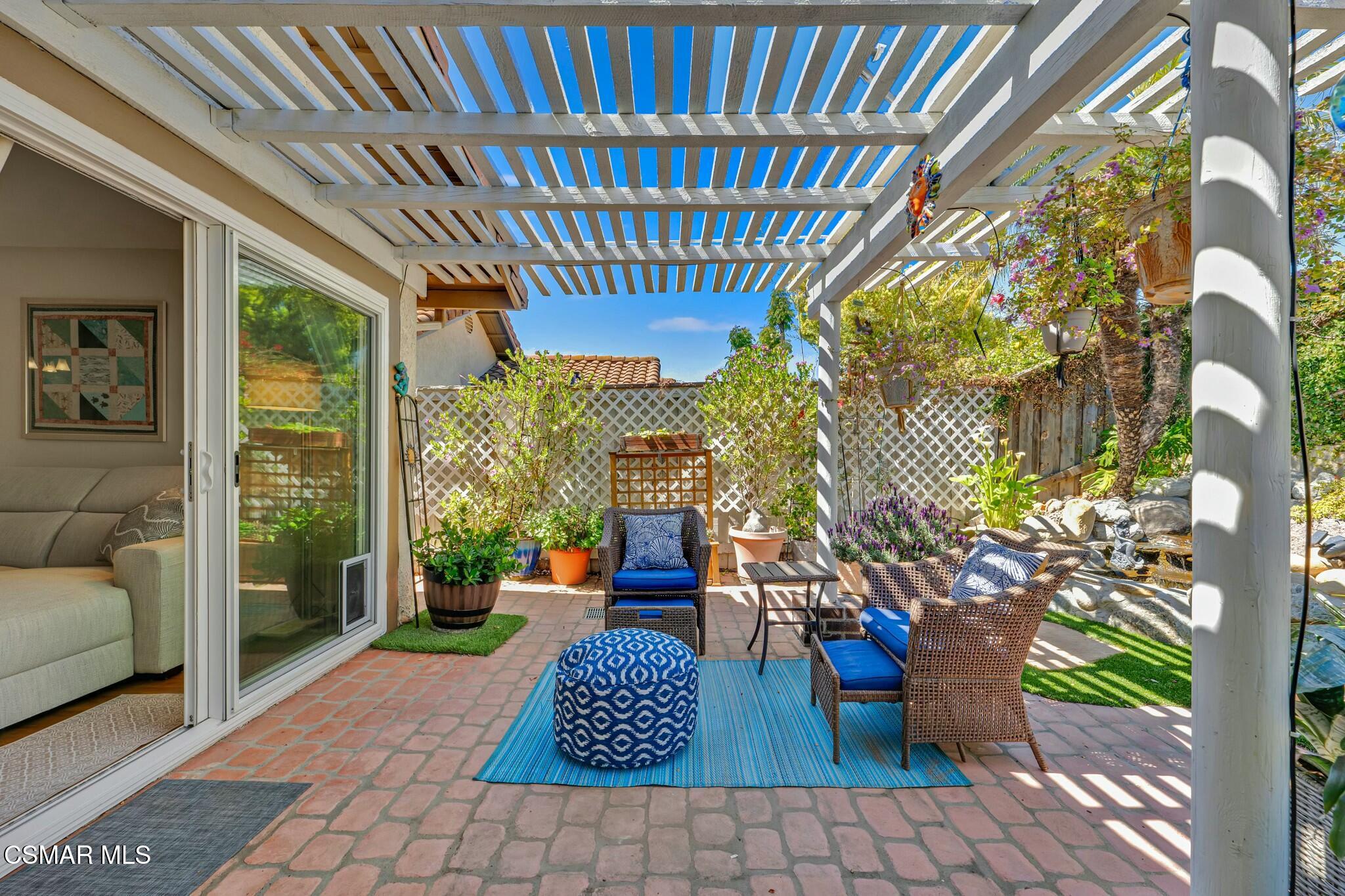 733 Congressional Road Simi Valley, CA 93065 - Photo 28 of 37 Rear patio