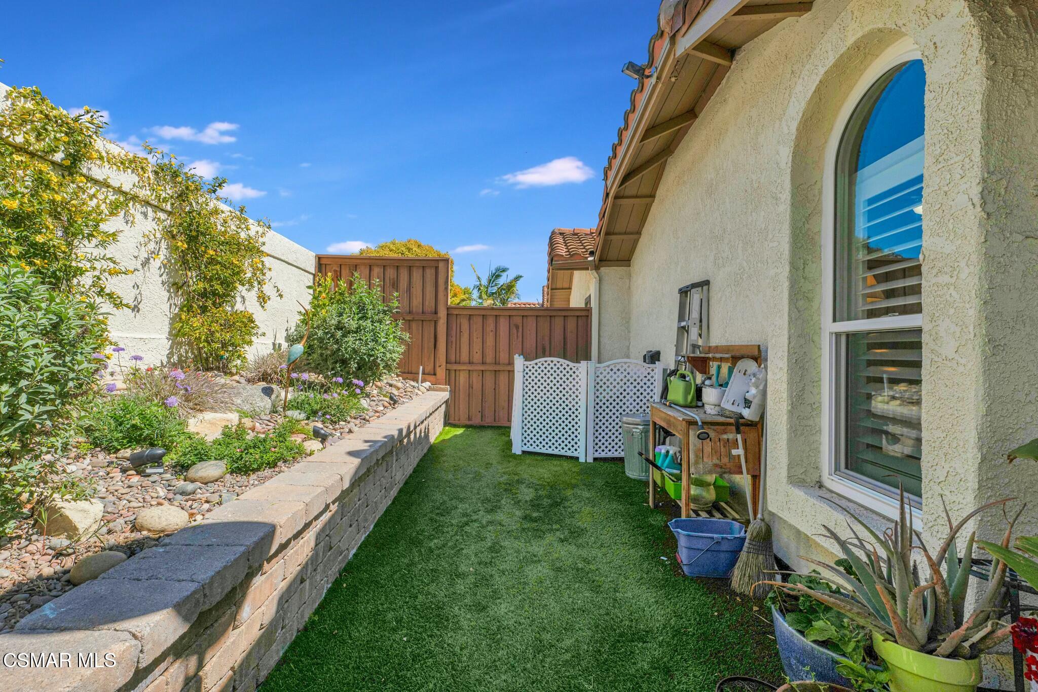 733 Congressional Road Simi Valley, CA 93065 - Photo 33 of 37 Rear yard