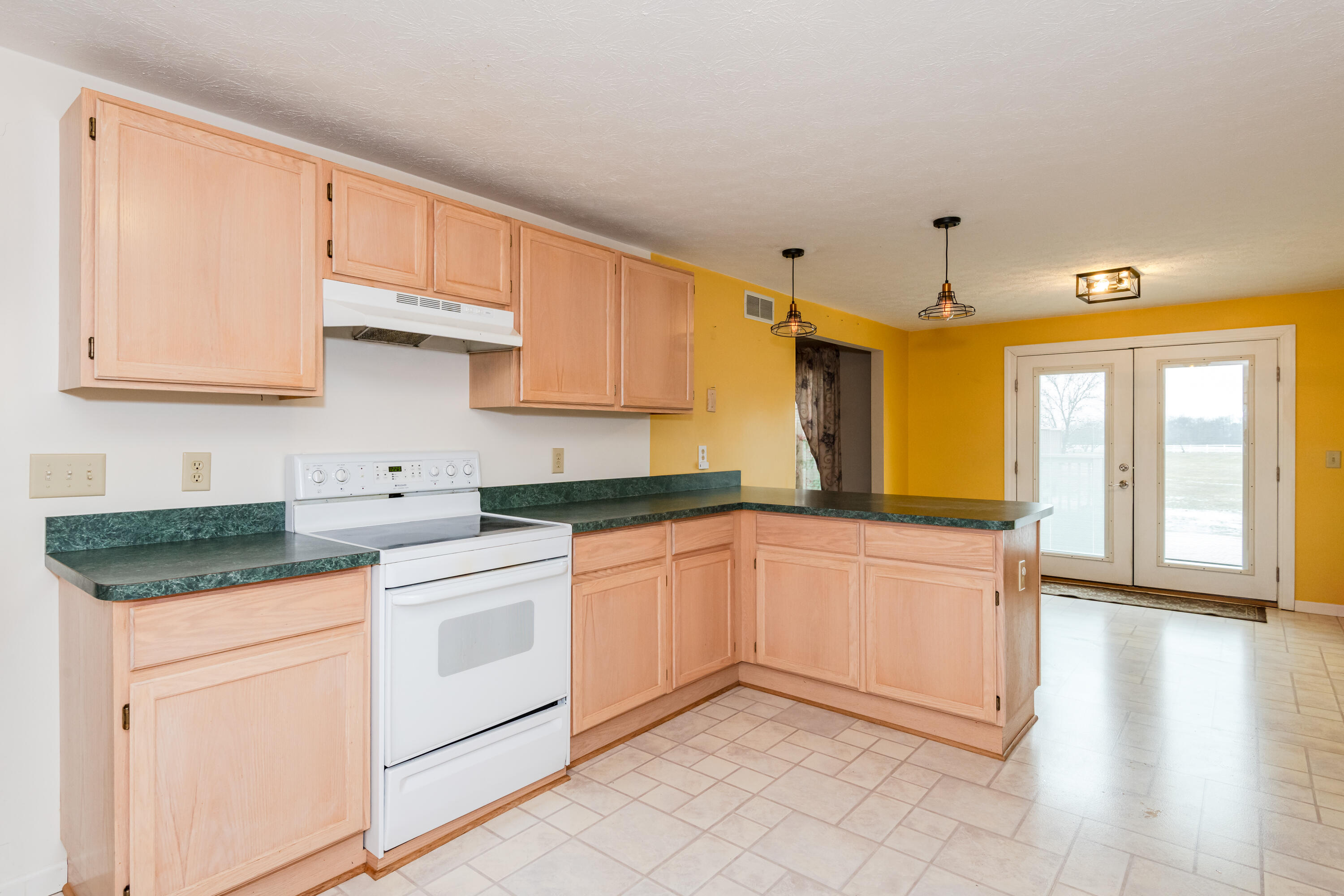 929 North Tecumseh Road Springfield, OH 45504 - Photo 8 of 55