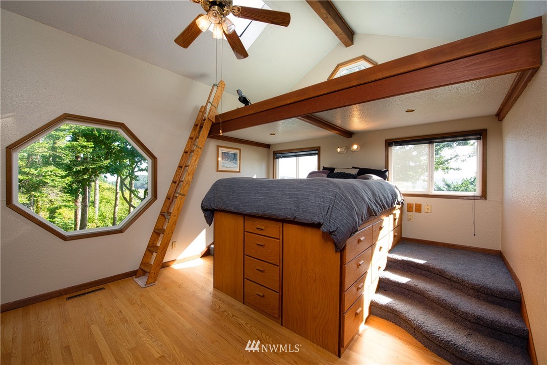 14119 Gibralter Road Anacortes, WA 98221 - Photo 11 of 22 Gallery Image 11
