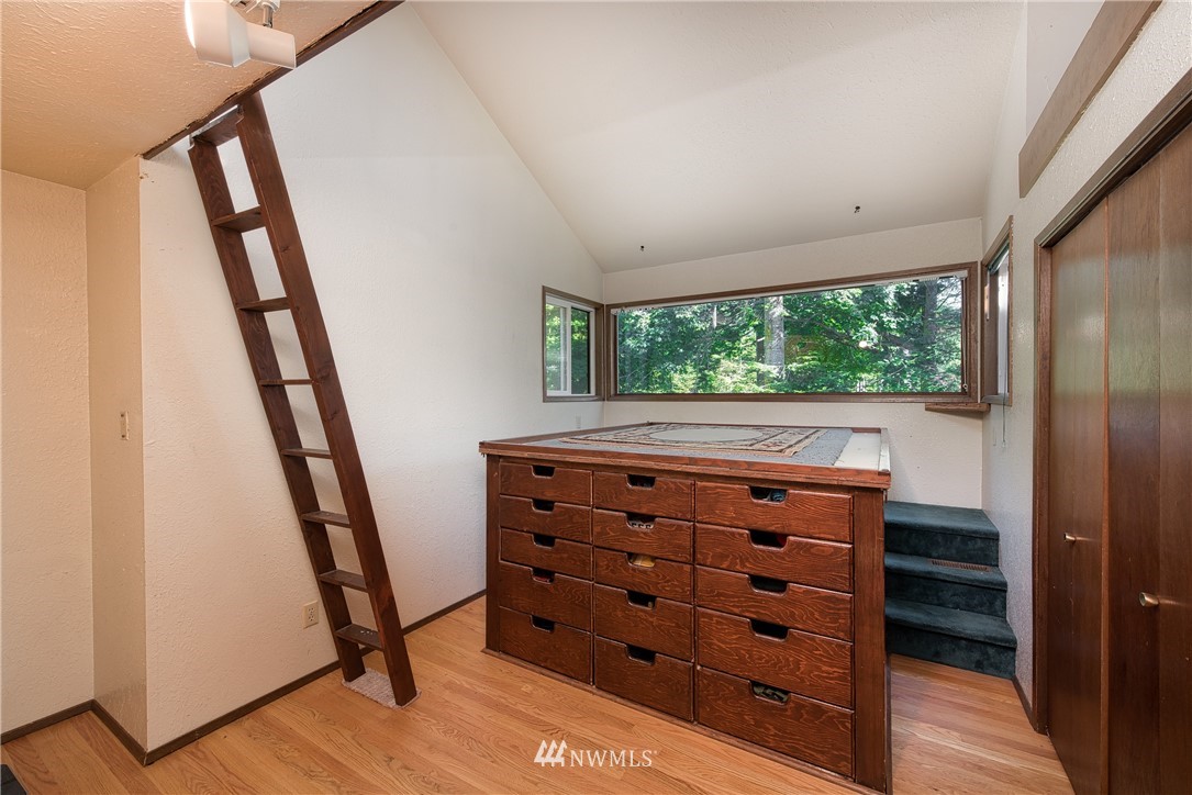 14119 Gibralter Road Anacortes, WA 98221 - Photo 13 of 22 Gallery Image 13