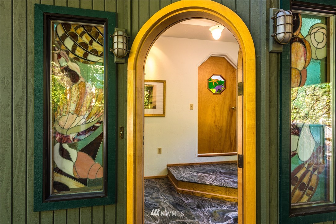 14119 Gibralter Road Anacortes, WA 98221 - Photo 5 of 22 Gallery Image 5