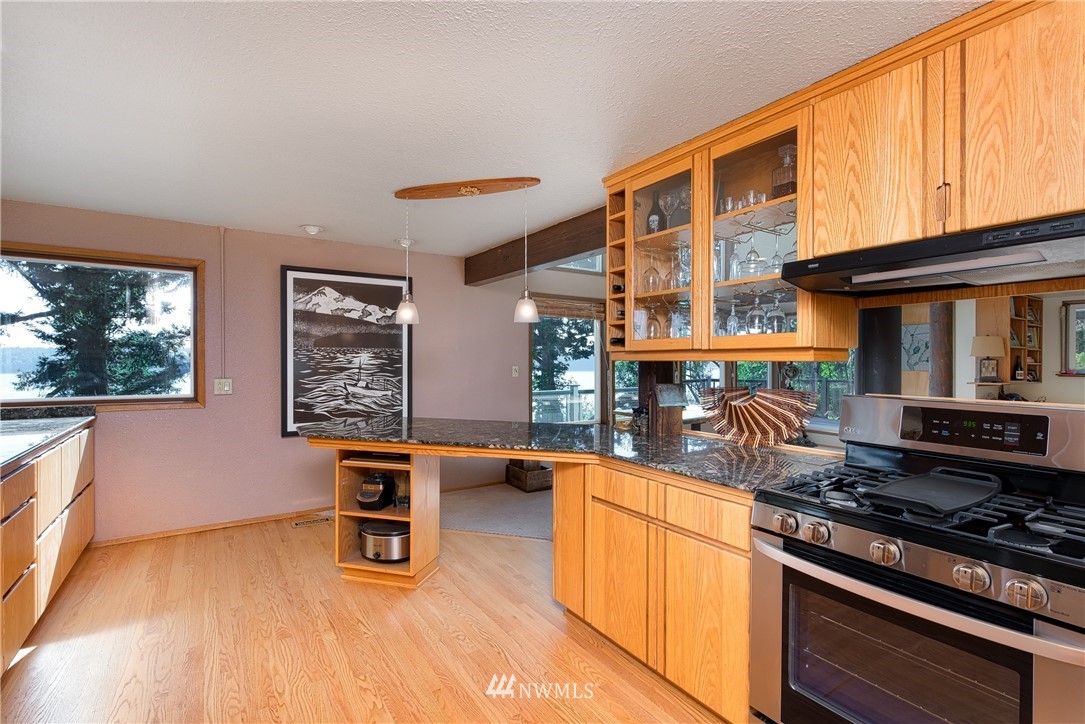 14119 Gibralter Road Anacortes, WA 98221 - Photo 9 of 22 Gallery Image 9