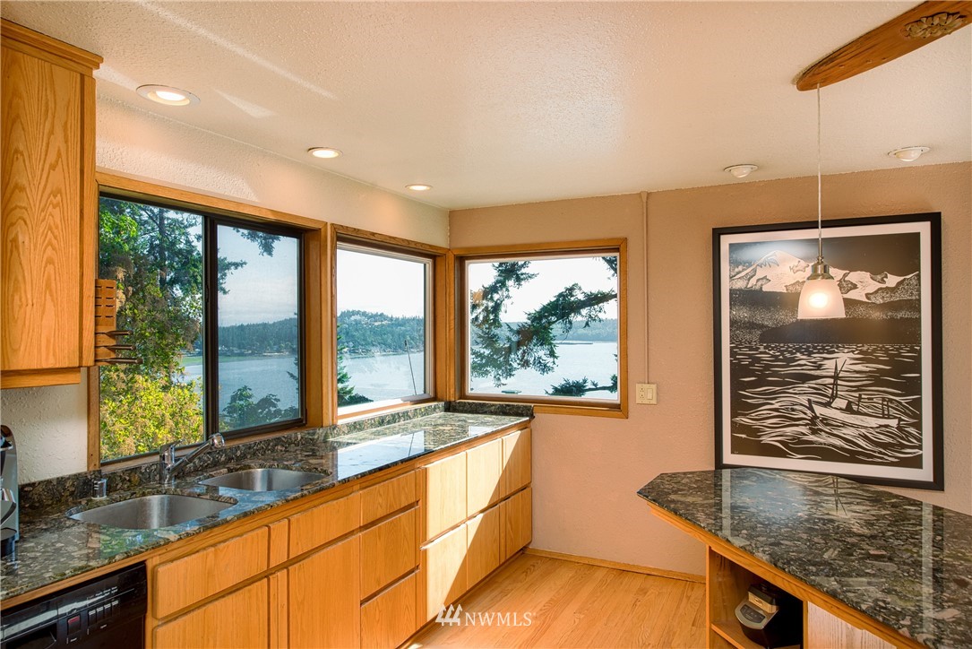14119 Gibralter Road Anacortes, WA 98221 - Photo 10 of 22 Gallery Image 10