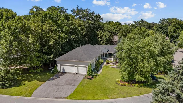 $779,900 | 2888 Forest Ridge, Chaska, MN 55318