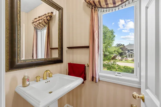 $779,900 | 2888 Forest Ridge, Chaska, MN 55318