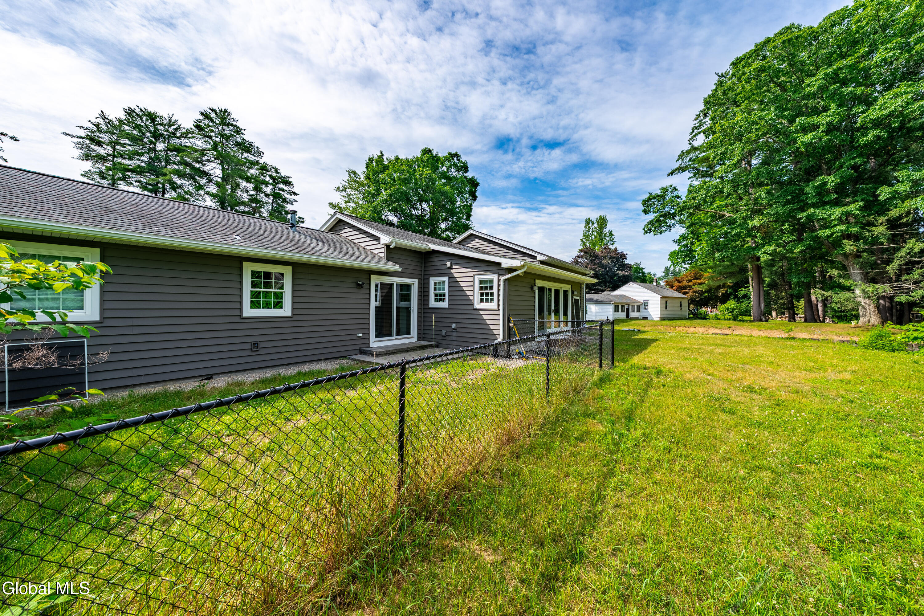 22 Pinewood Road Guilderland, NY 12084 - Photo 26 of 27 DSC02482-HDR