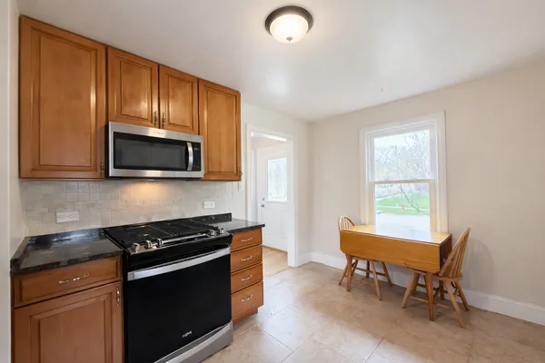 $350,000 | 400 Lindley Road, Westmont, IL 60559