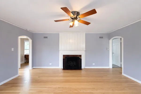 $350,000 | 400 Lindley Road, Westmont, IL 60559