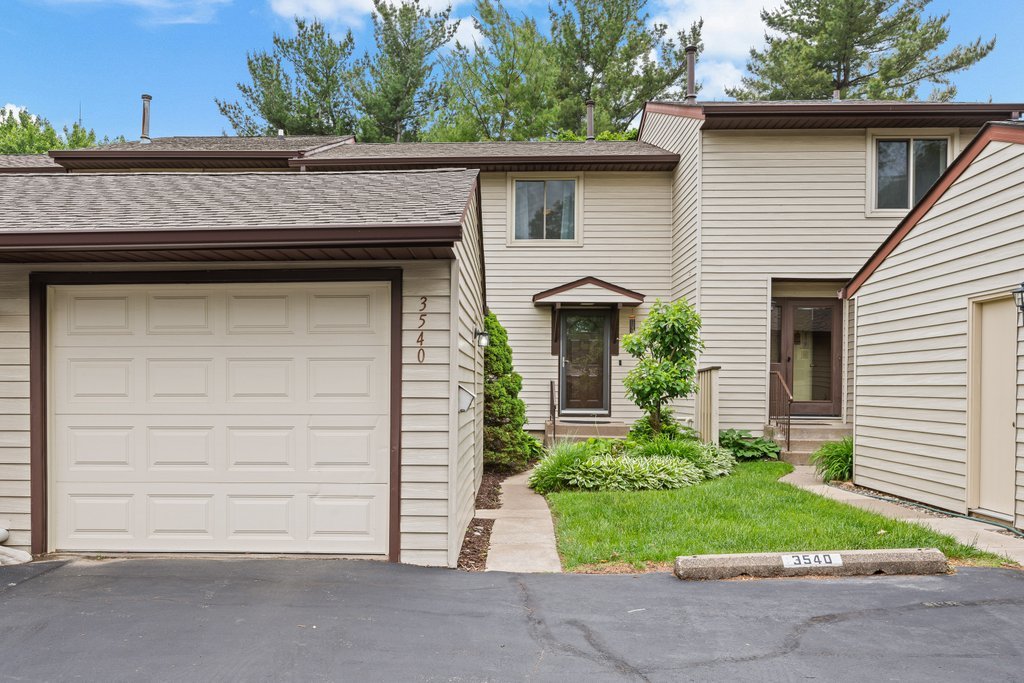 3540 Devils Glen Road, Unit 3540 Bettendorf, IA 52722 - Photo 34 of 40 Gallery Image 34