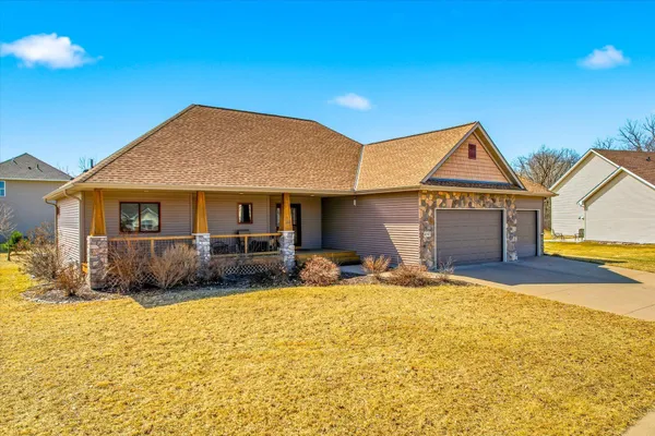 $445,900 | 4945 382nd Drive, North Branch, MN 55056