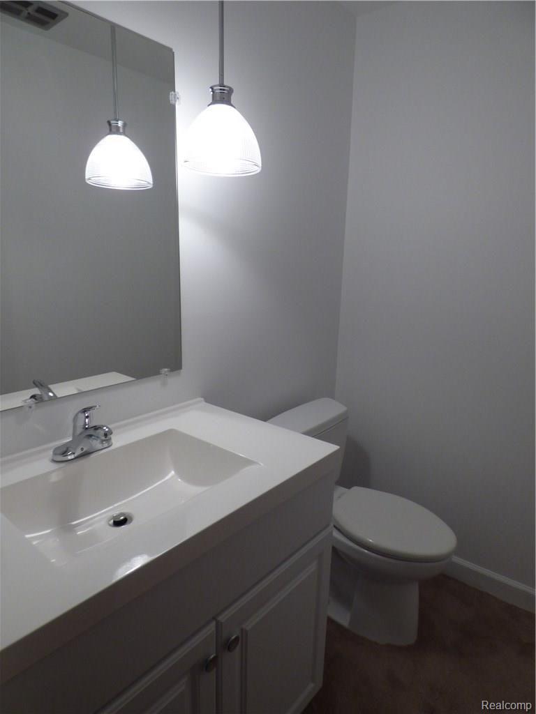 29809 North Rutherland Street Southfield, MI 48076 - Photo 8 of 26 P1010209.JPG