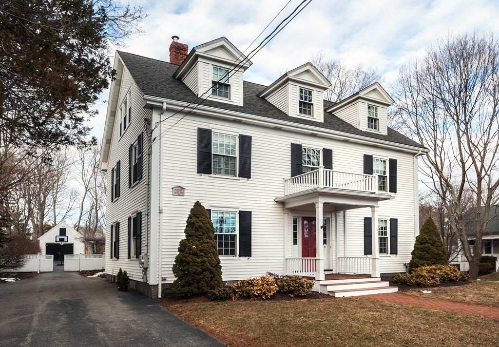 6 Leavitt Street Hingham, MA 02043 - Photo 28 of 28 a front view of a house