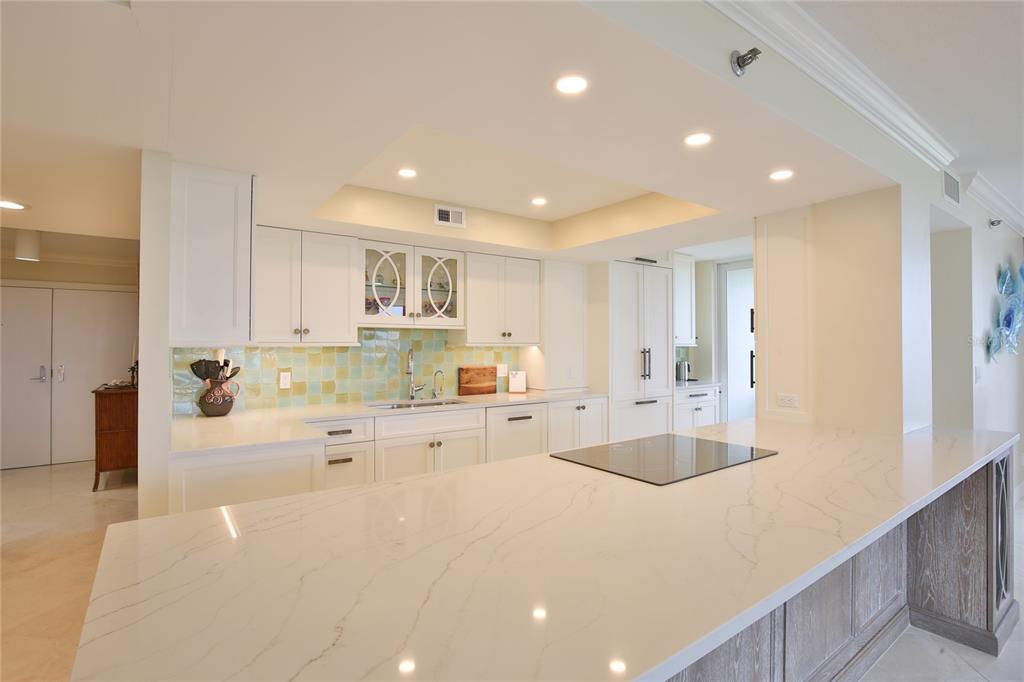 775 Longboat Club Road, Unit 904 Longboat Key, FL 34228 - Photo 13 of 35