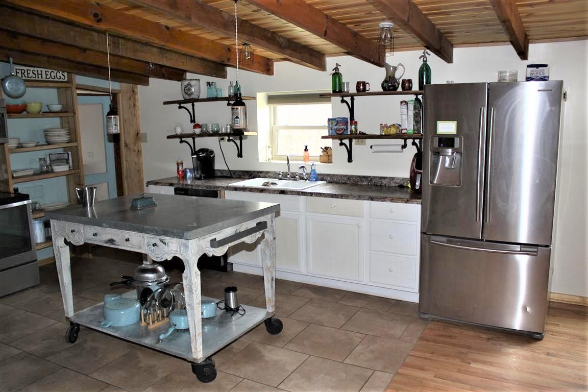 129 Gabriels Landing Road Butler, TN 37640 - Photo 5 of 17 IMG_7494 (Medium)