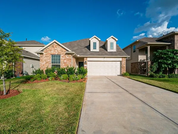 $2,450 | 2303 Altman Trail, Houston, TX 77014
