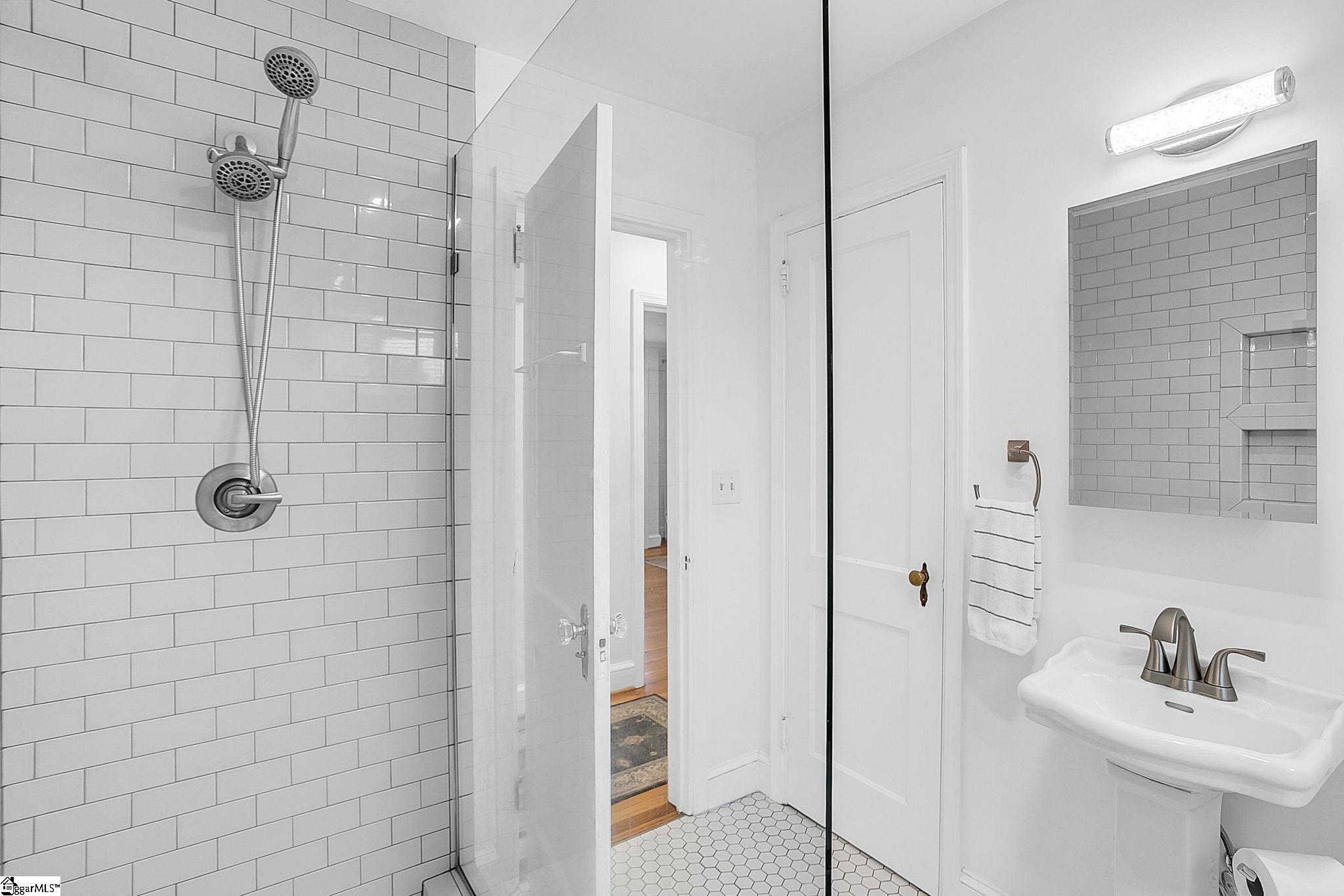 14 Midland Street Greenville, SC 29607 - Photo 25 of 43 Gallery Image 25