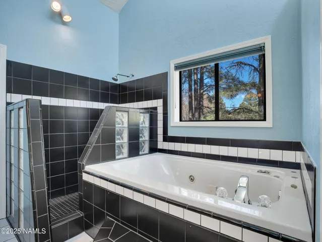 $660,000 | 3792 East Ramble Wood Drive, Flagstaff, AZ 86004