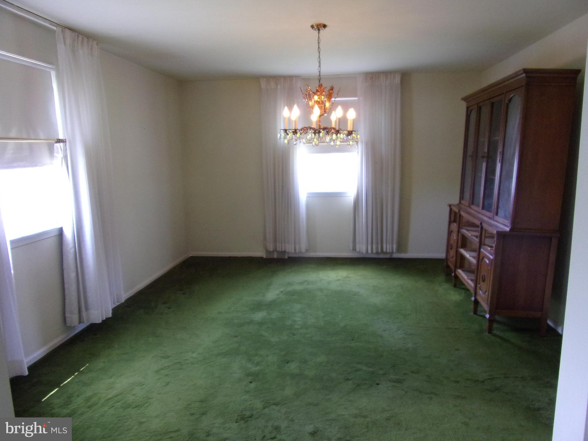 806 West Rolling Road Springfield, PA 19064 - Photo 14 of 39 Formal Dining room