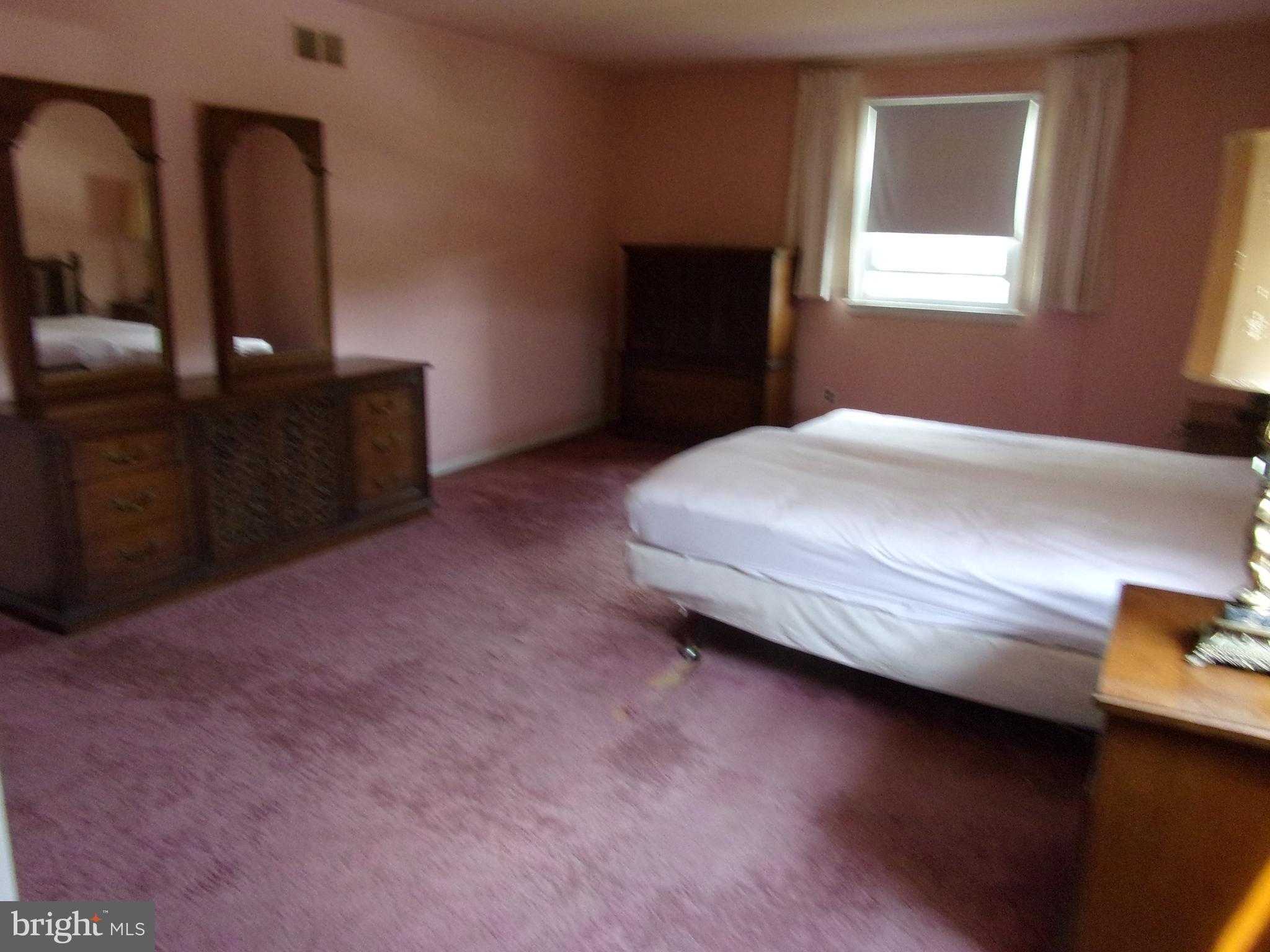 806 West Rolling Road Springfield, PA 19064 - Photo 23 of 39 Master Suite