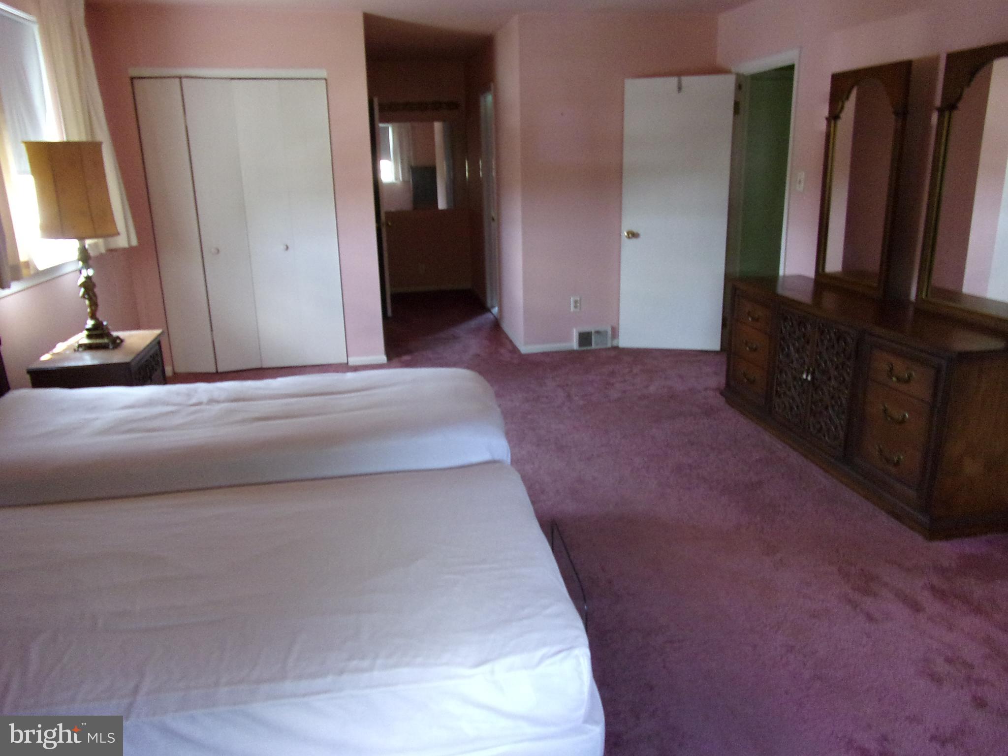 806 West Rolling Road Springfield, PA 19064 - Photo 24 of 39 Master Suite with 2 closets