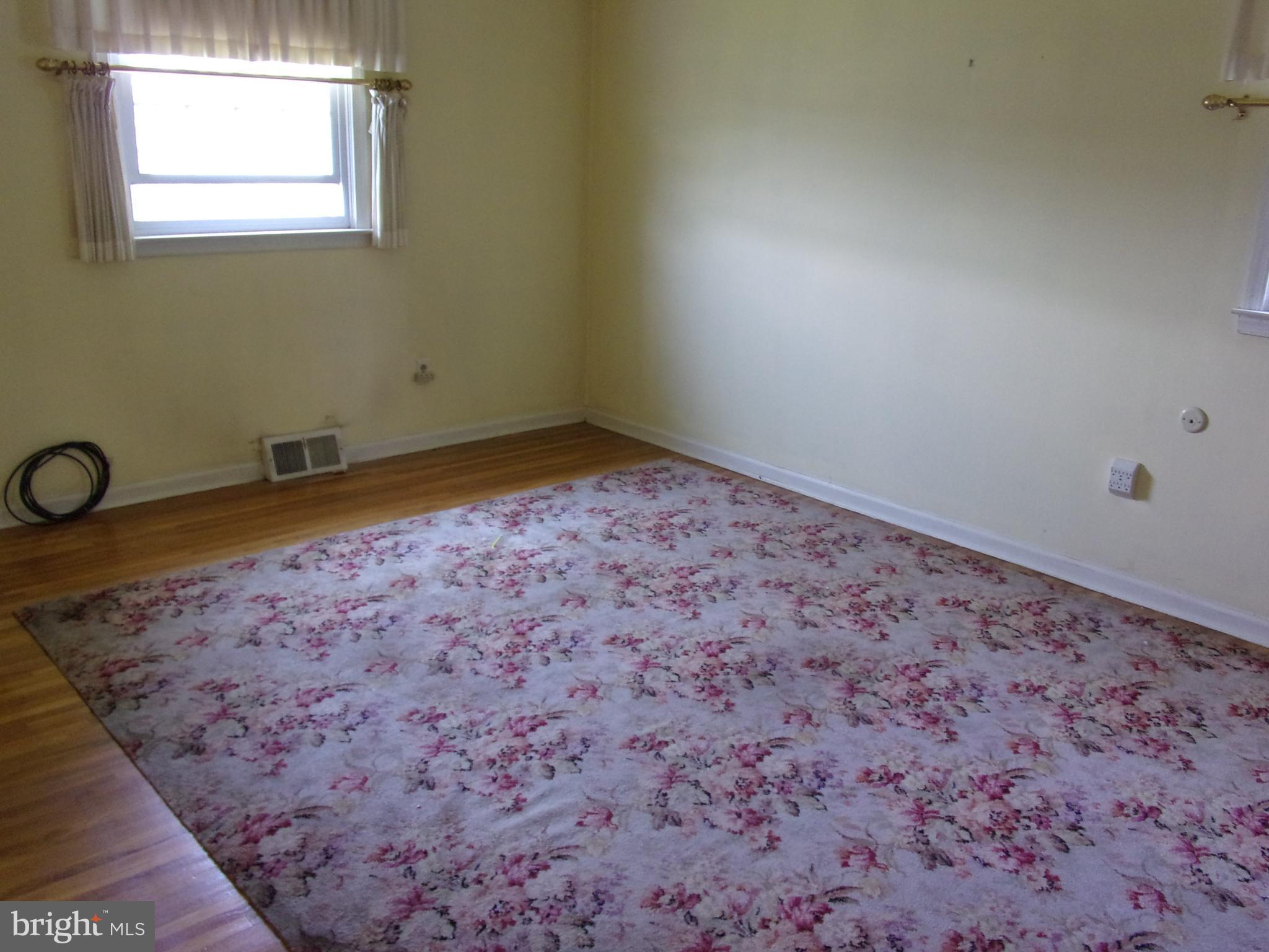 806 West Rolling Road Springfield, PA 19064 - Photo 29 of 39 Bedroom 2