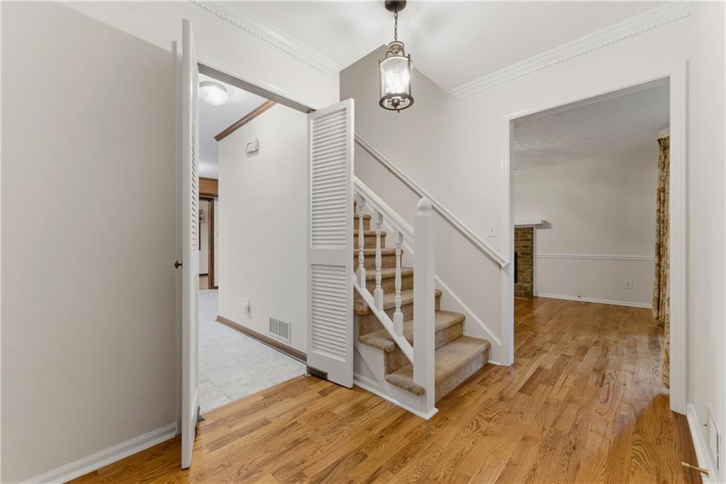 1407 Independence Way Marietta, GA 30062 - Photo 3 of 28