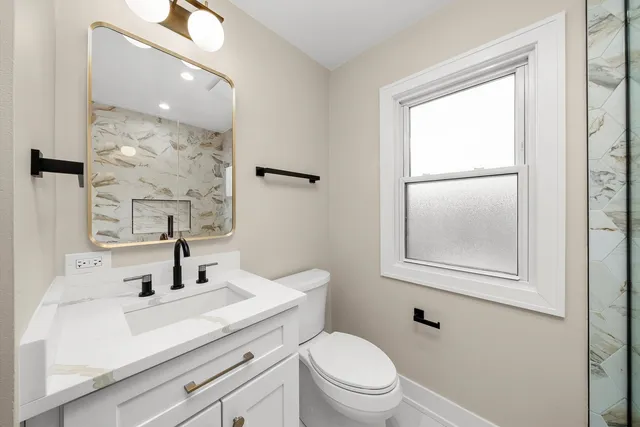 $4,500 | 998 Mitchell Avenue, Elmhurst, IL 60126