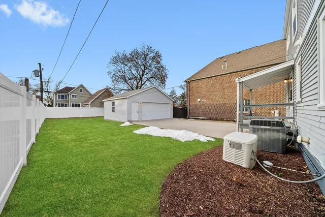 $4,500 | 998 Mitchell Avenue, Elmhurst, IL 60126