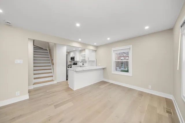 $4,500 | 998 Mitchell Avenue, Elmhurst, IL 60126