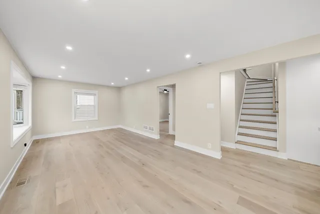 $4,500 | 998 Mitchell Avenue, Elmhurst, IL 60126