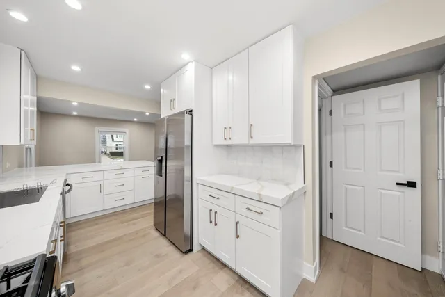 $4,500 | 998 Mitchell Avenue, Elmhurst, IL 60126