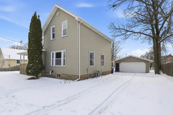 $295,000 | 221 East Winnebago Street, Appleton, WI 54911