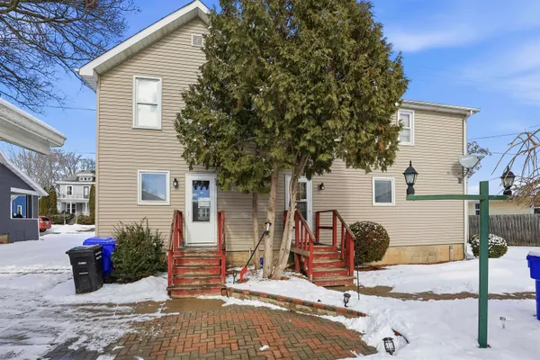 $295,000 | 221 East Winnebago Street, Appleton, WI 54911