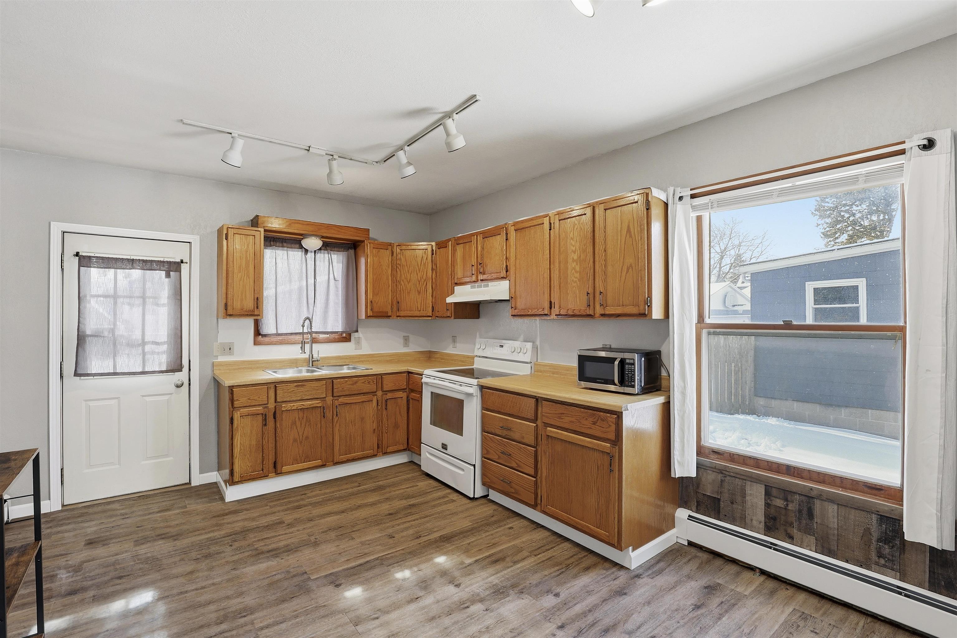 221 East Winnebago Street Appleton, WI 54911 - Photo 5 of 33