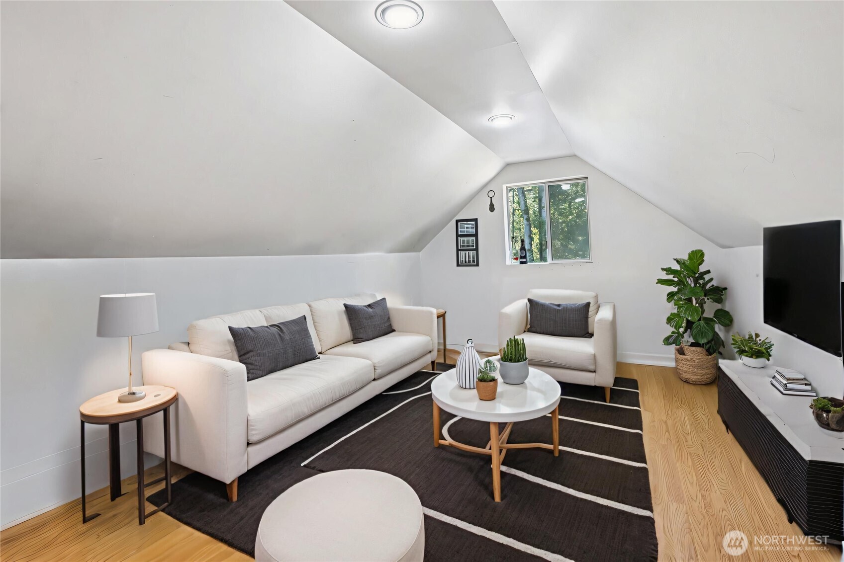17209 West Riverside Drive Bothell, WA 98011 - Photo 20 of 40 Gallery Image 20