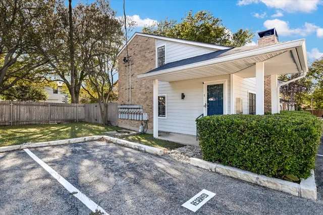 $1,850 | 5604 Woodrow Avenue, Unit 1, Austin, TX 78756