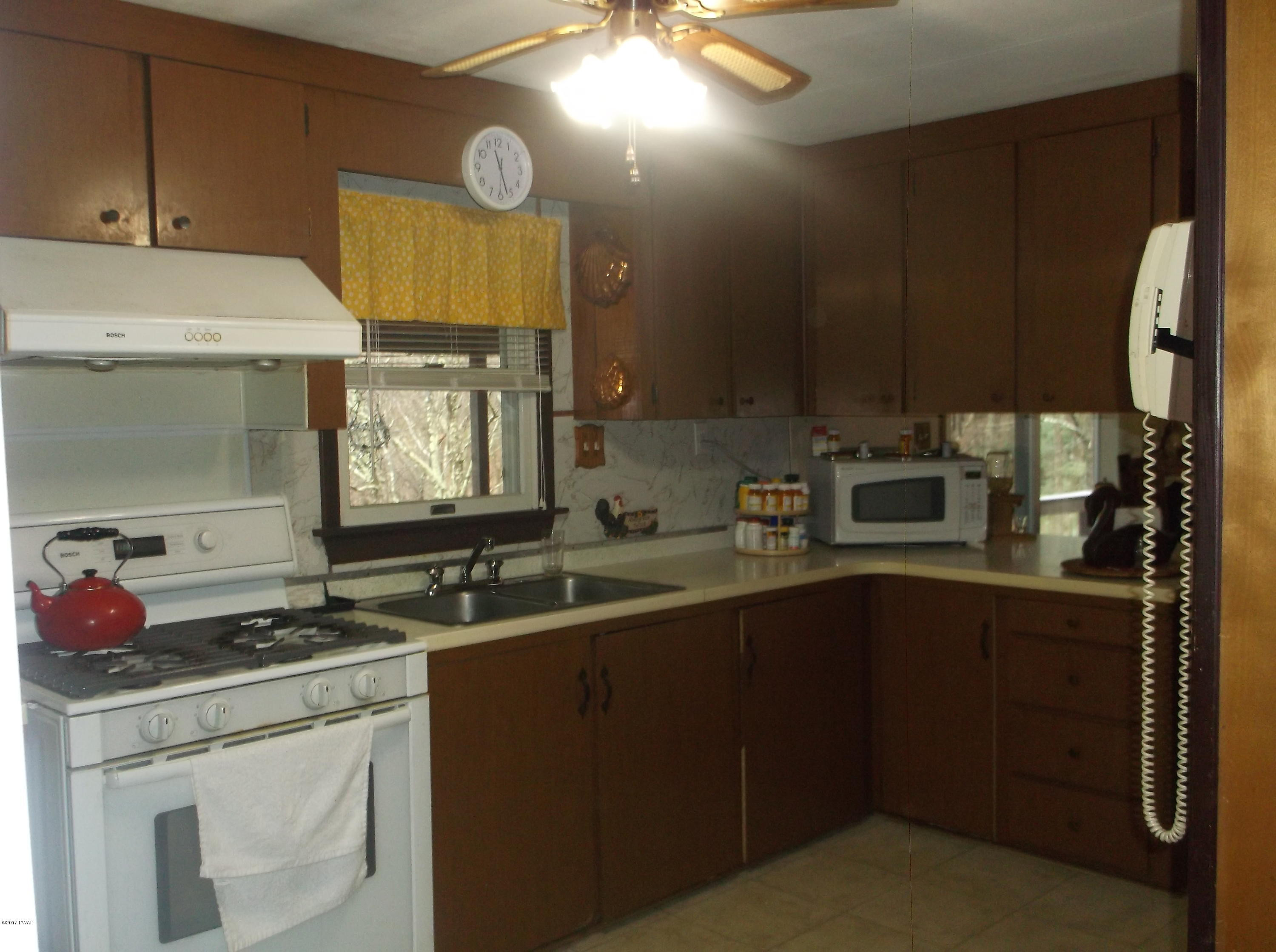 122 Henchel Road Matamoras, PA 18336 - Photo 7 of 20