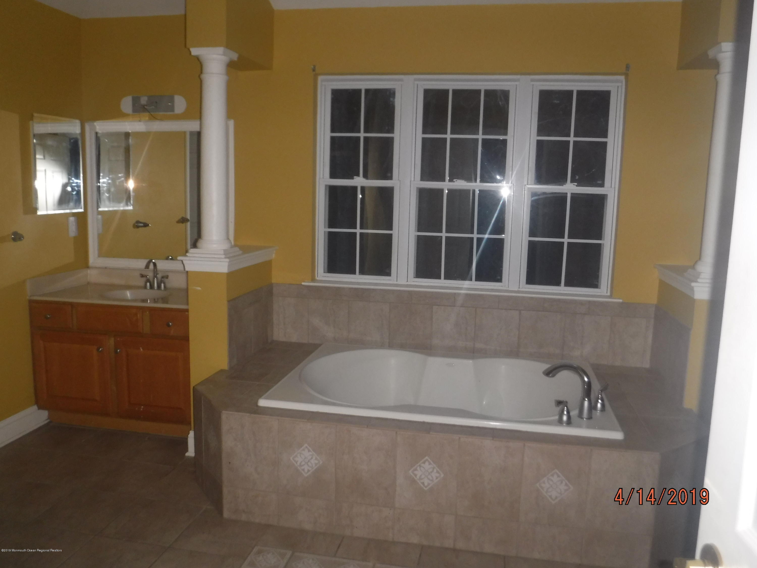 270 Butterfly Road Jackson, NJ 08527 - Photo 11 of 39 Master bath