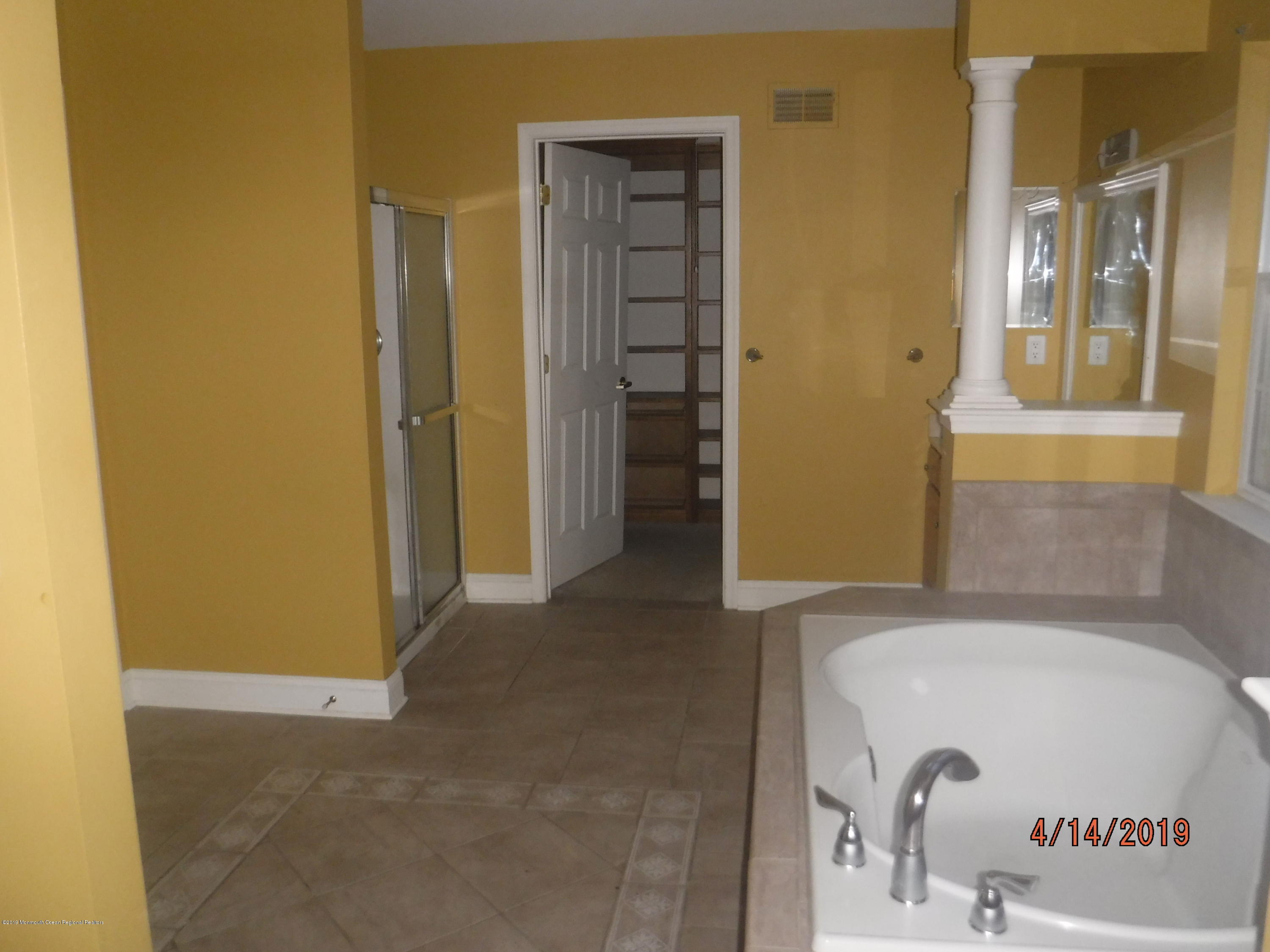 270 Butterfly Road Jackson, NJ 08527 - Photo 13 of 39 master bath view 3