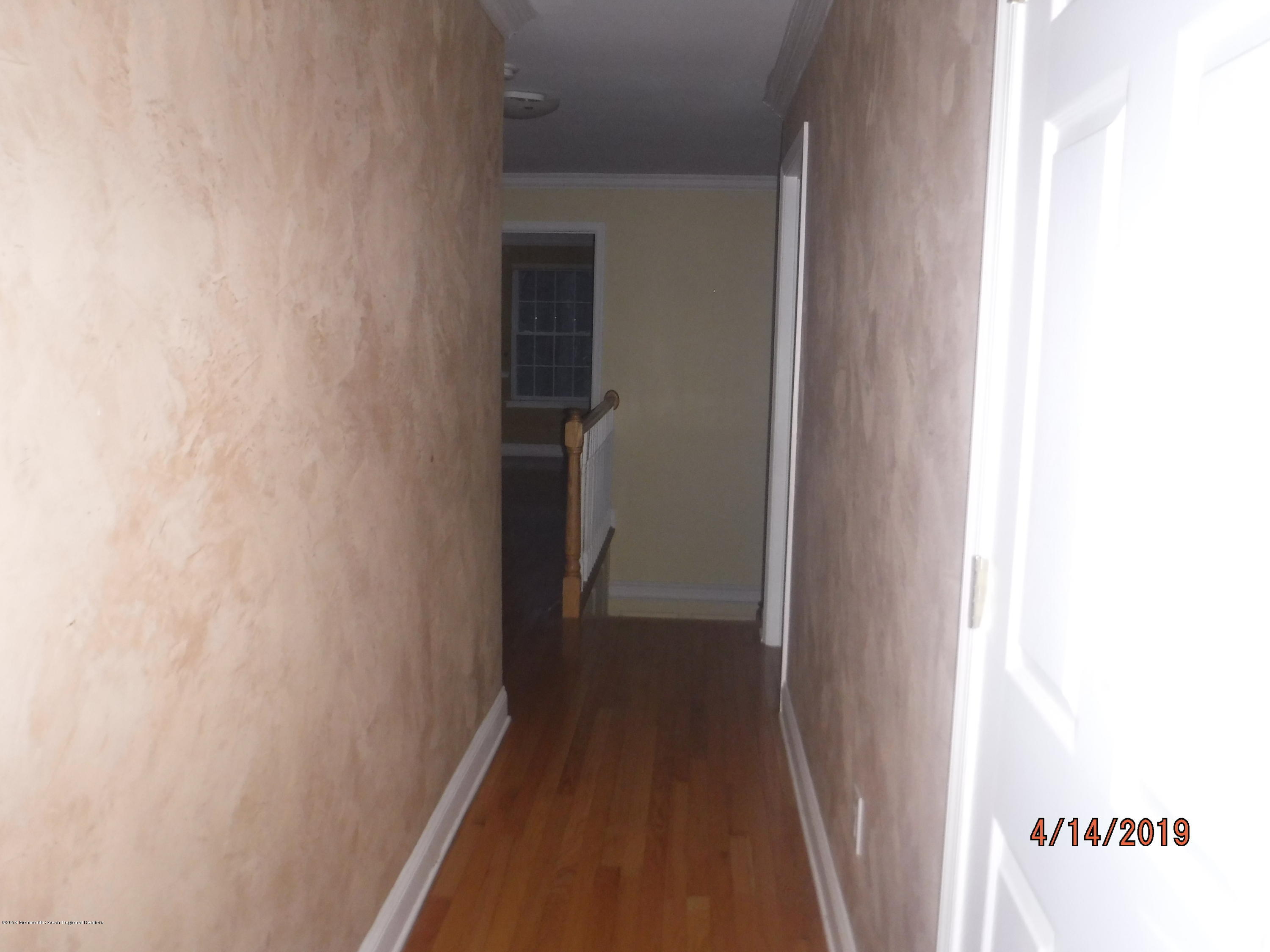 270 Butterfly Road Jackson, NJ 08527 - Photo 18 of 39 hallway