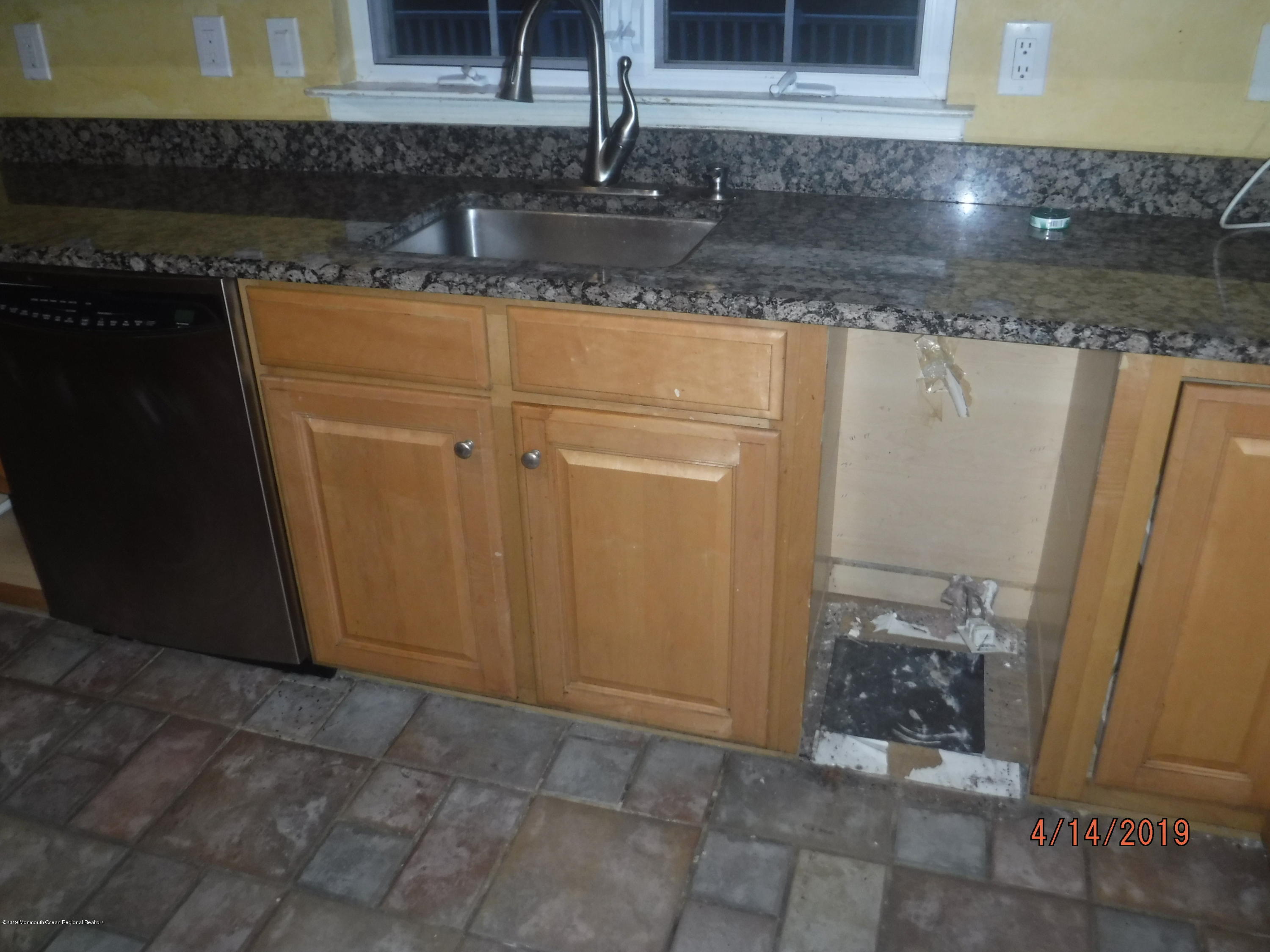 270 Butterfly Road Jackson, NJ 08527 - Photo 26 of 39 Kitchen view 2