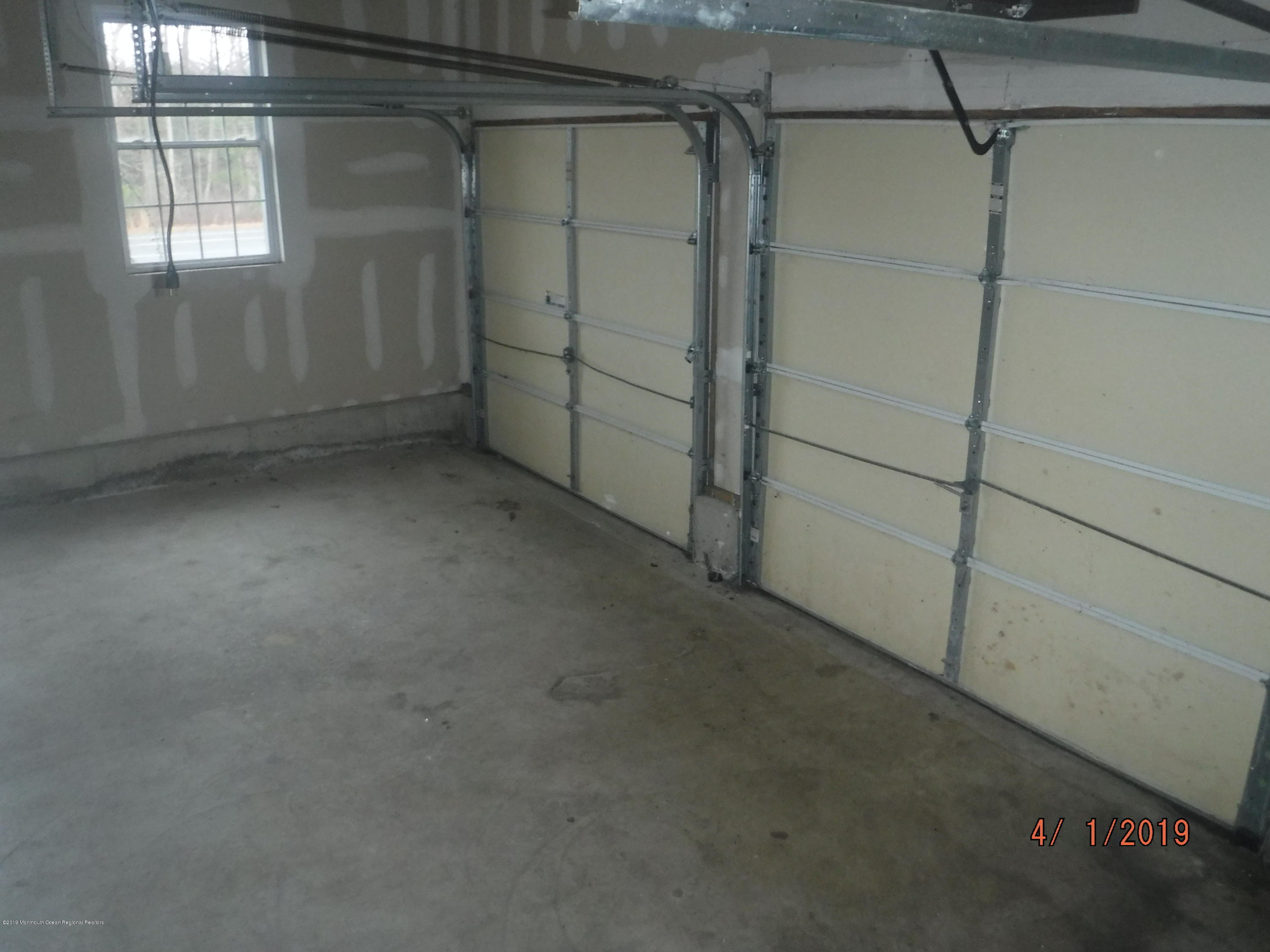 270 Butterfly Road Jackson, NJ 08527 - Photo 35 of 39 garage interior