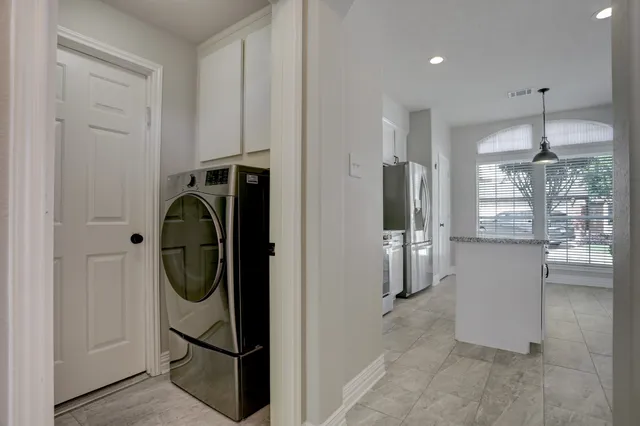 $2,995 | 1408 South Friendswood Drive, Unit 106, Friendswood, TX 77546