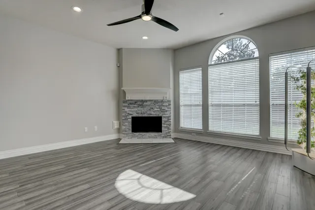 $2,995 | 1408 South Friendswood Drive, Unit 106, Friendswood, TX 77546