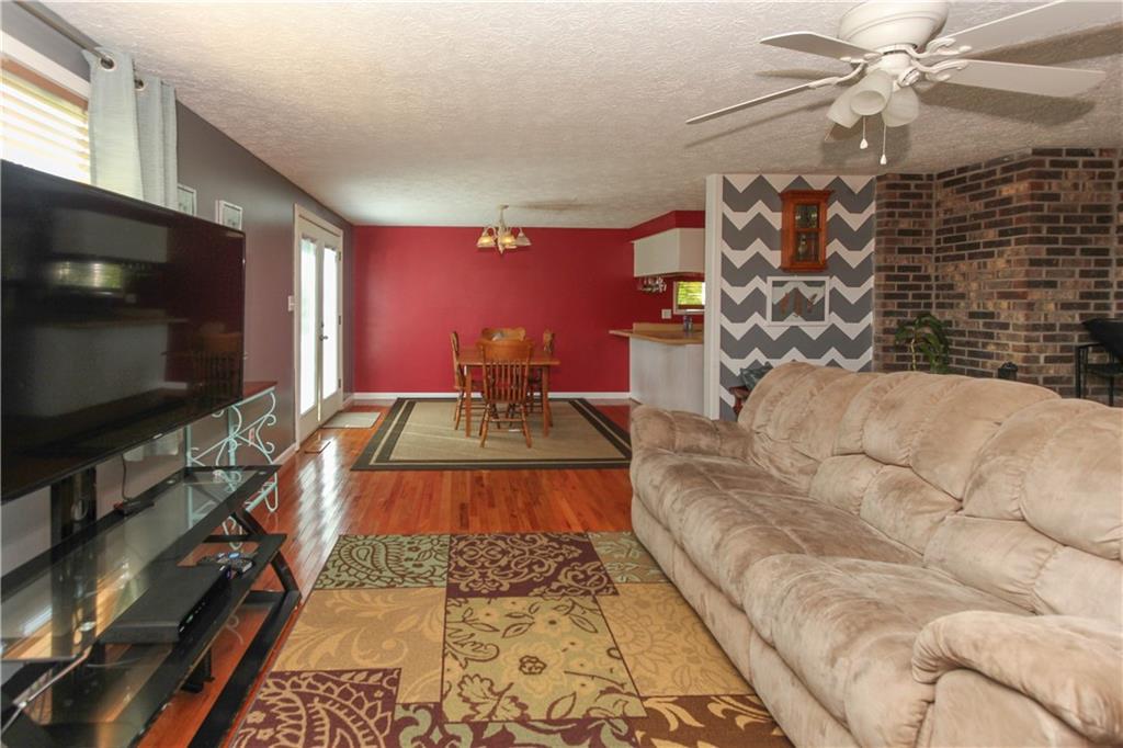 8237 Old Farm Road Indianapolis, IN 46256 - Photo 4 of 18 Gallery Image 4