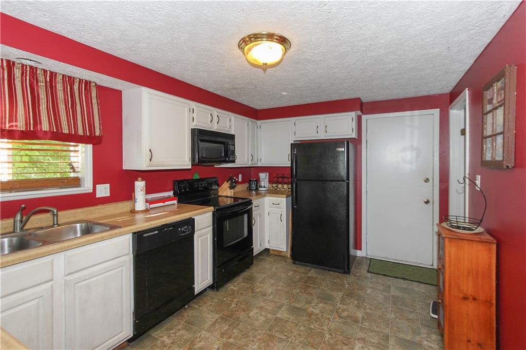 8237 Old Farm Road Indianapolis, IN 46256 - Photo 7 of 18 Gallery Image 7